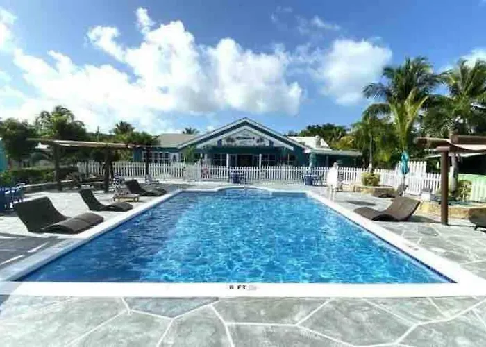 Beautiful Villa Just Steps Away From The Beach!