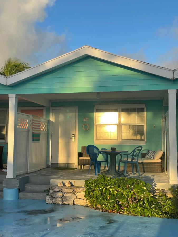 Apartamento Beautiful Just Steps Away From The Beach! *