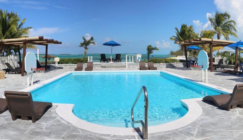 Beautiful Just Steps Away From The Beach! George Town